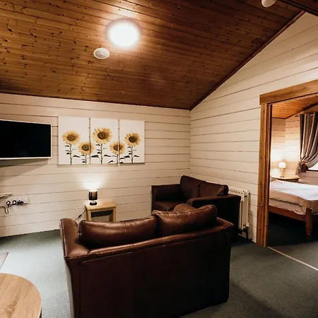 Sherwood Castle By Liv Retreats Nottingham Room photo