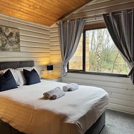 Sherwood Castle By Liv Retreats Nottingham Exterior photo