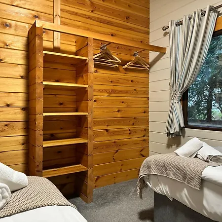 Sherwood Castle By Liv Retreats Nottingham Exterior photo