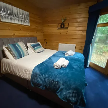 Sherwood Castle By Liv Retreats Nottingham Room photo
