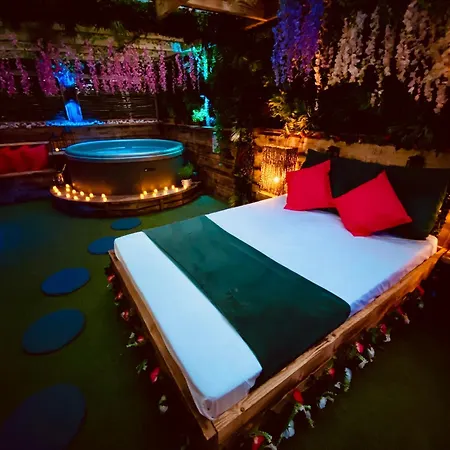 Sherwood Castle By Liv Retreats Nottingham Room photo