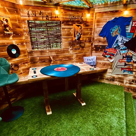 Sherwood Castle By Liv Retreats Nottingham Room photo